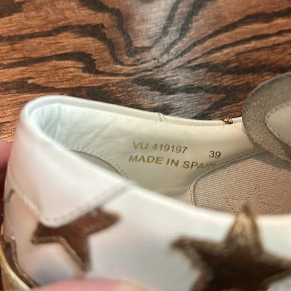 YSL Designer Sneakers, Gold Star Appliqué Court White Sneakers, Size 39 (75) - Picture 14 of 16